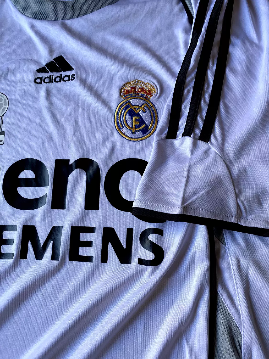 Real Madrid 2006/07 Home Jersey hover image