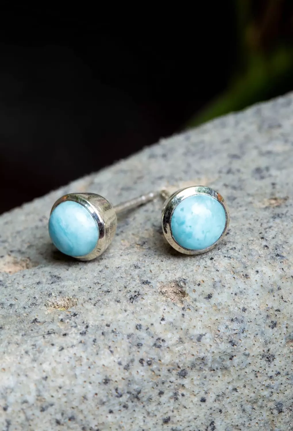 Aquamarine minimal earring image