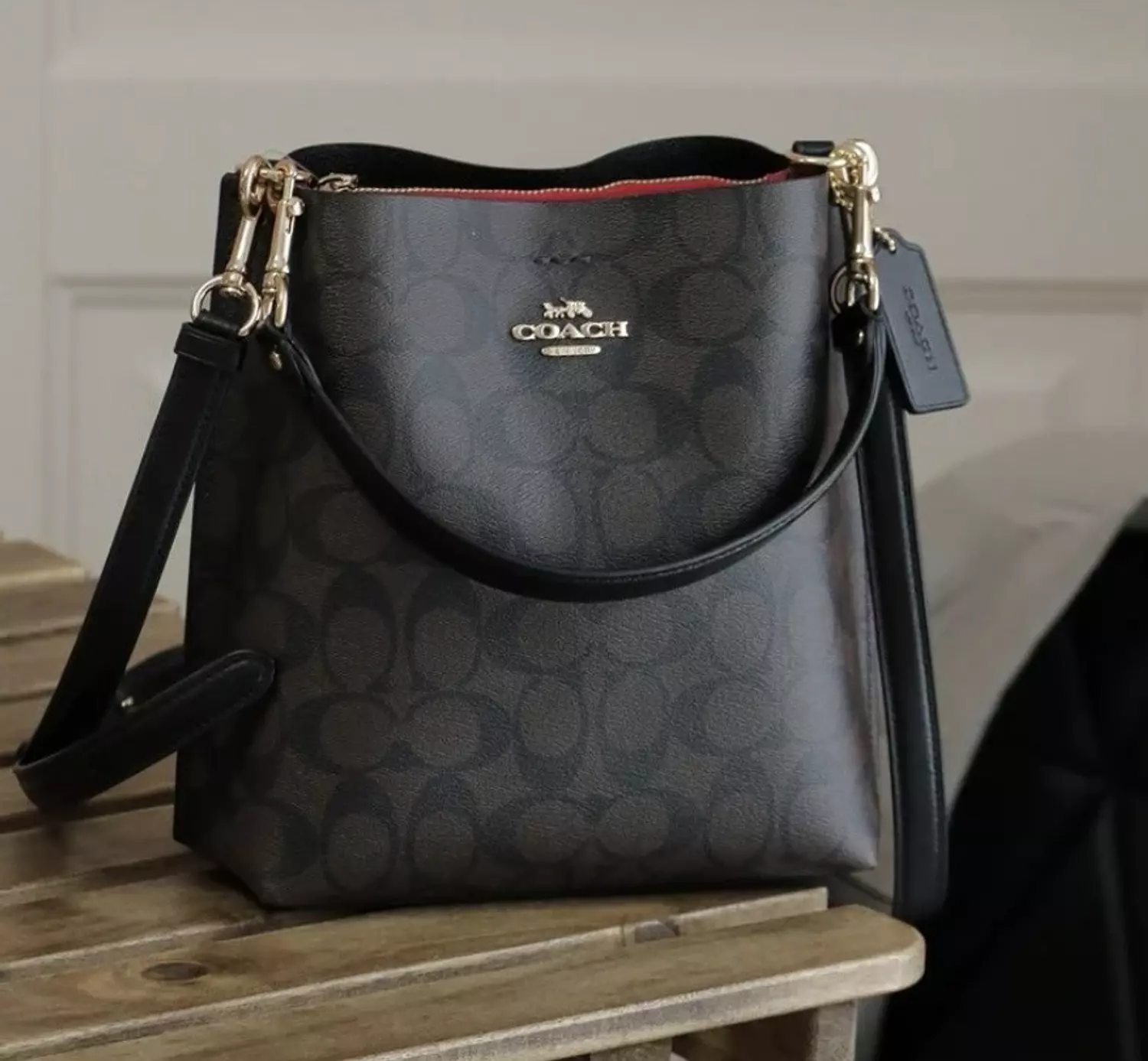 Coach Mollie Bucket Bag 22 in Signature Canvas image