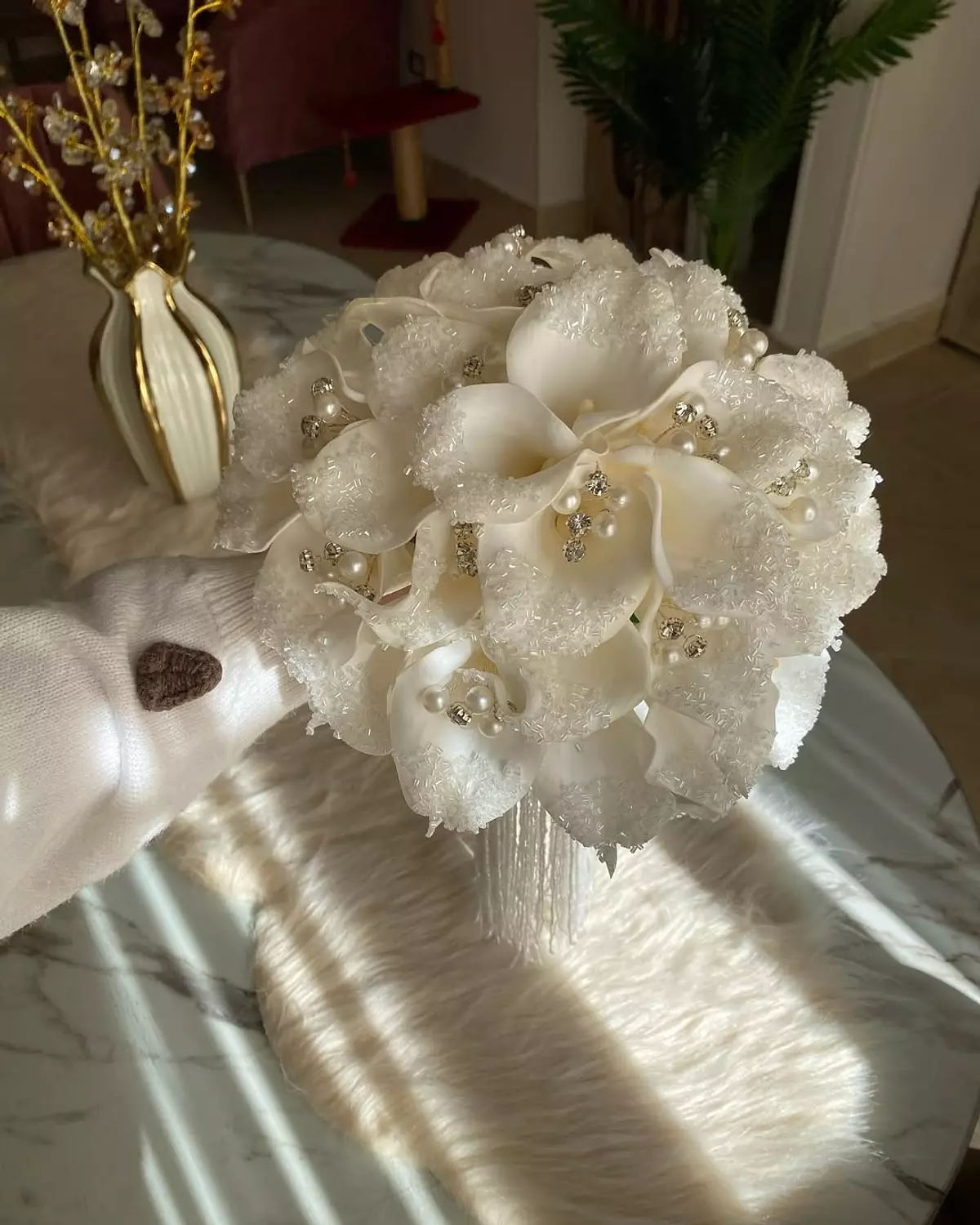 luxurious bouquet of white Calla flowers image
