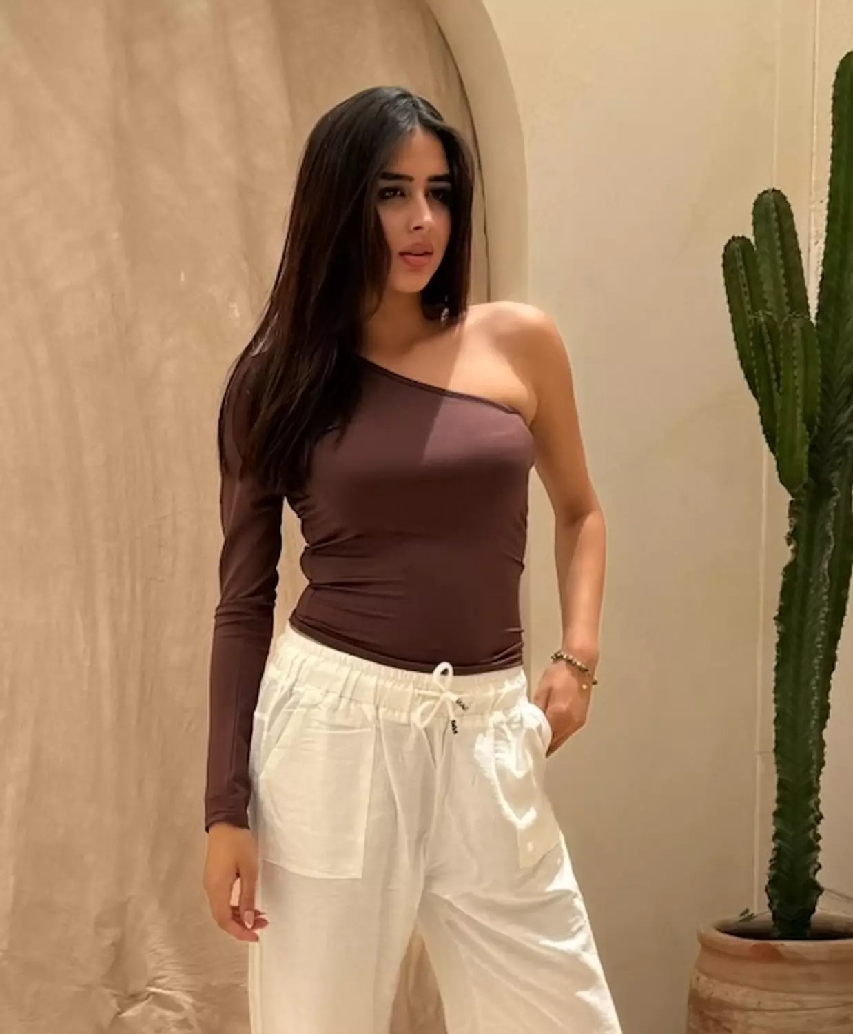 029/1 One Shoulder Top hover image