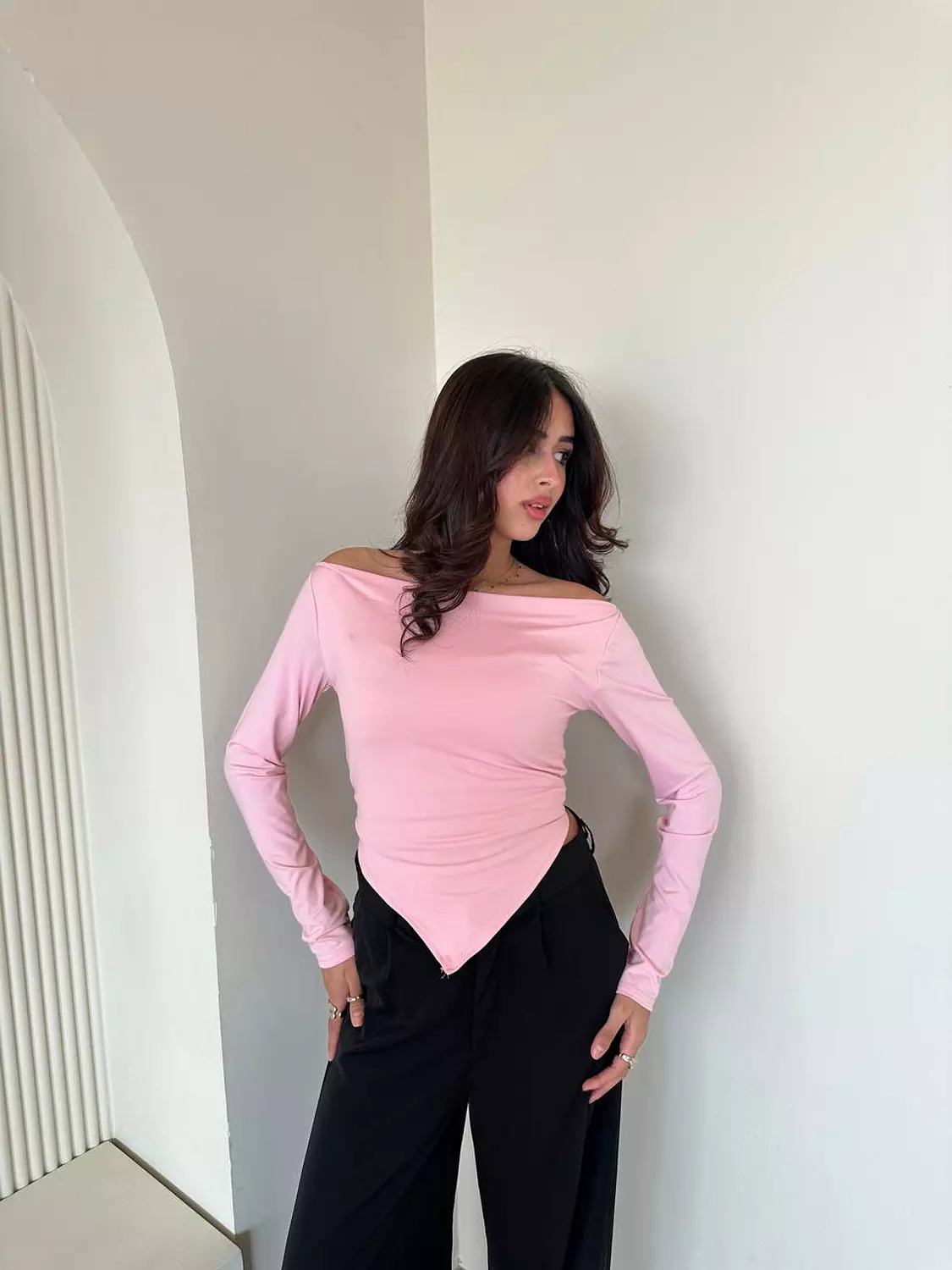 Long-Sleeve Lycra Top with Boat Neck & Pointed V-Hem 2