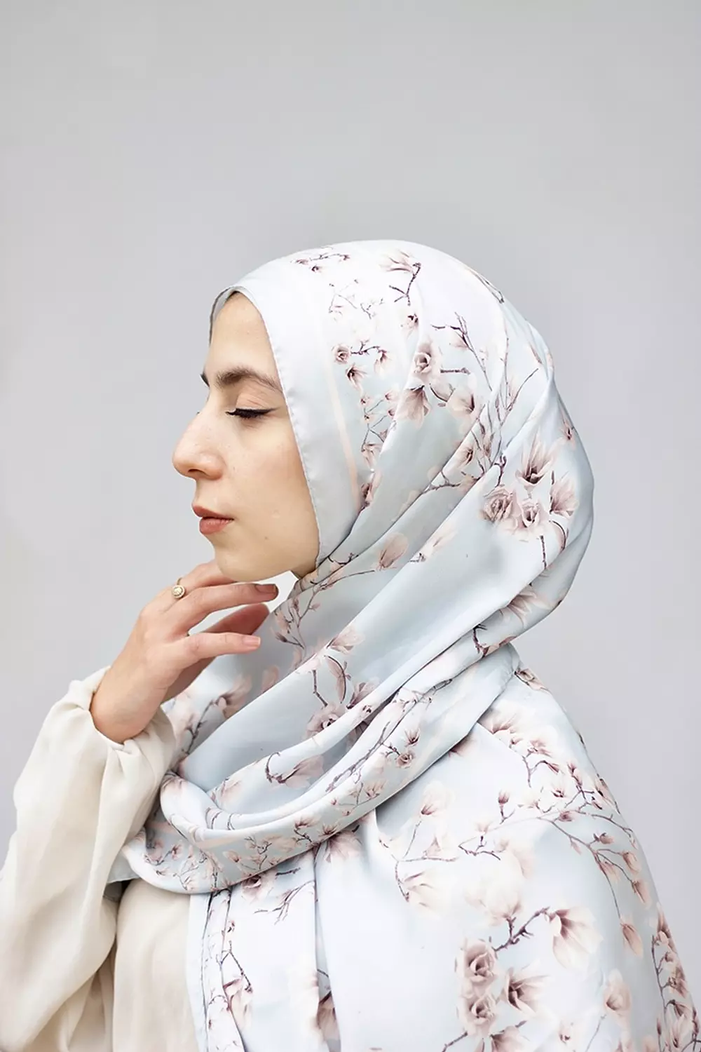 Serene in satin  hover image