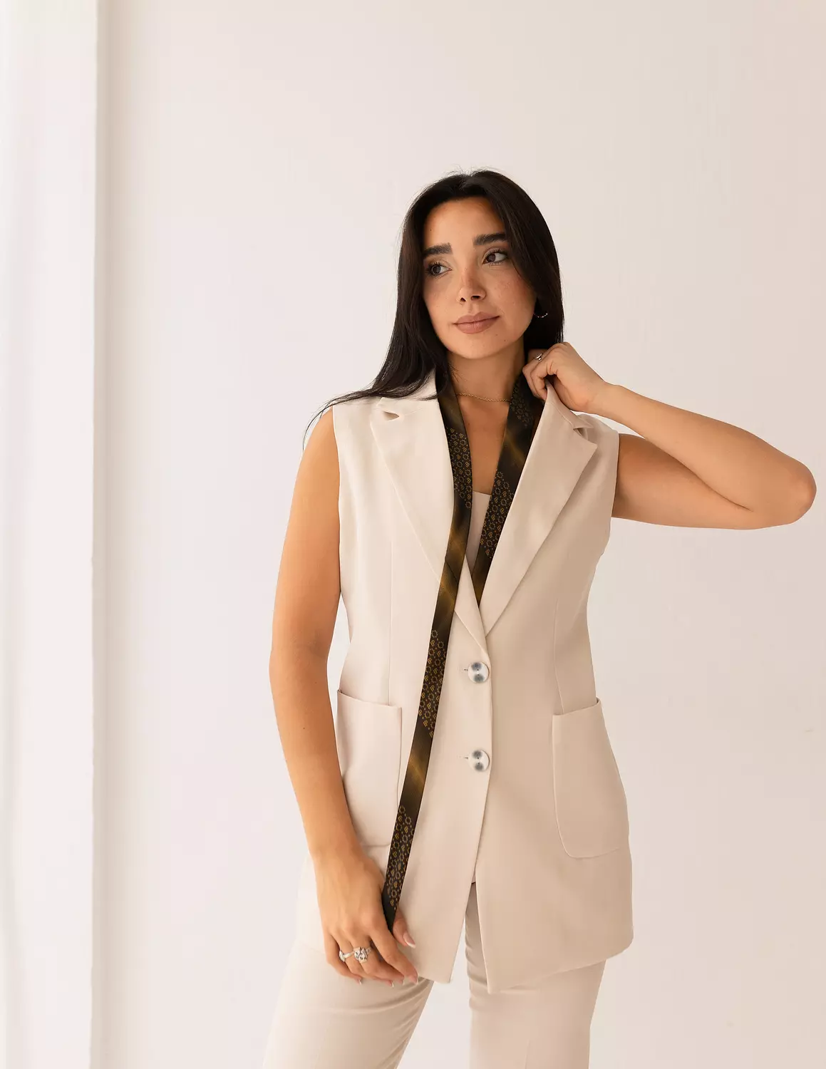 Soft Cream long vest  image