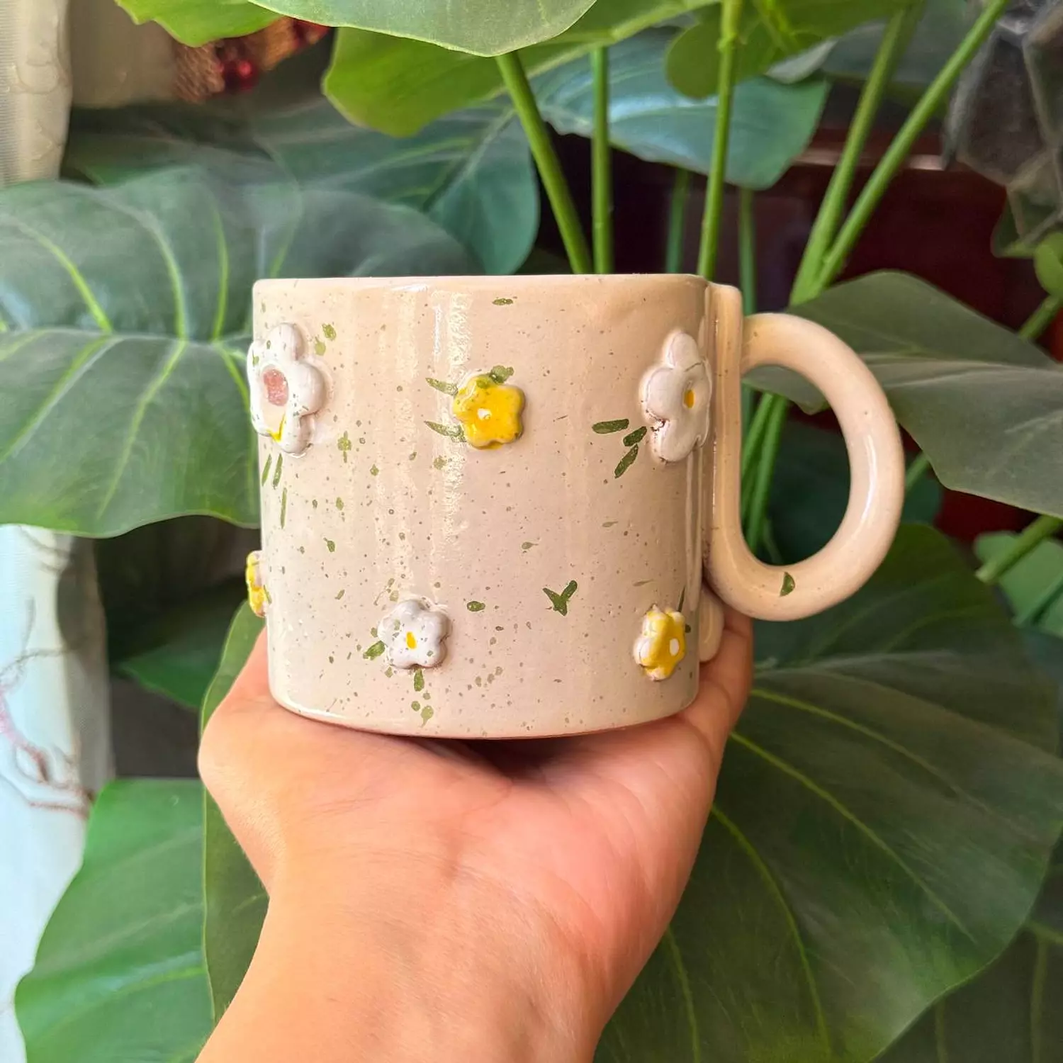 Beige Floral mug 3