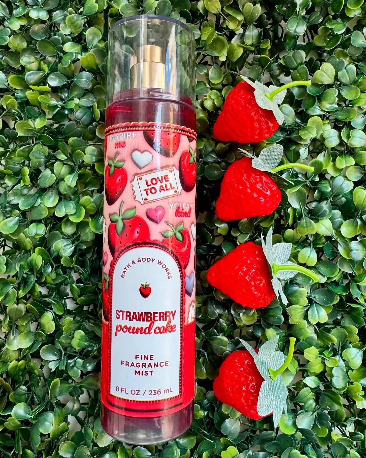 Bath & Body Works Strawberry Pound Cake Mist 236ml image