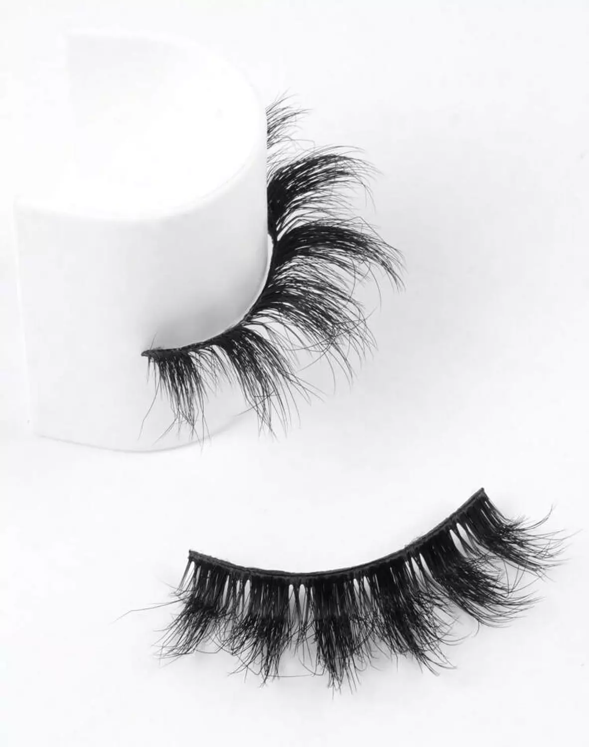 Shein Lashes - Dazzling Eyelashes  1
