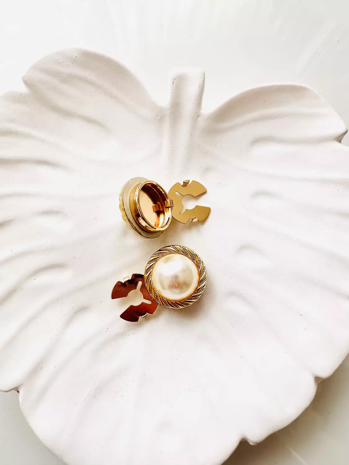 Pearl button cover  1