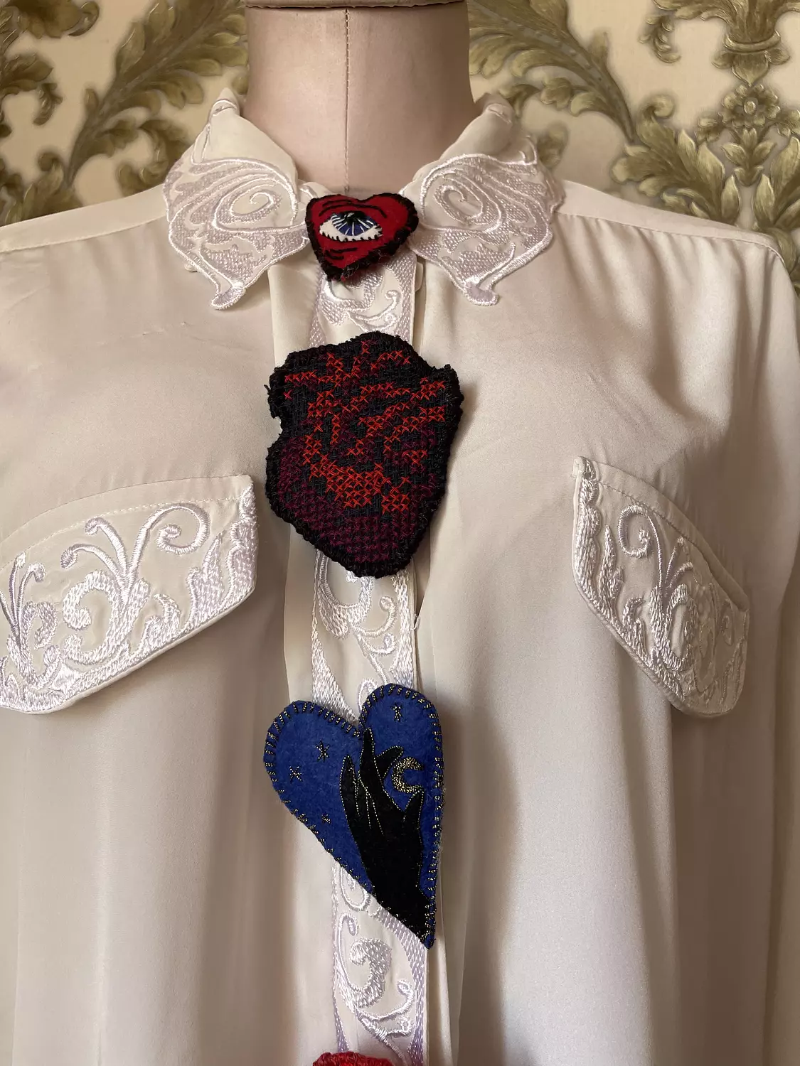 Cross-stitch red heart brooch  2