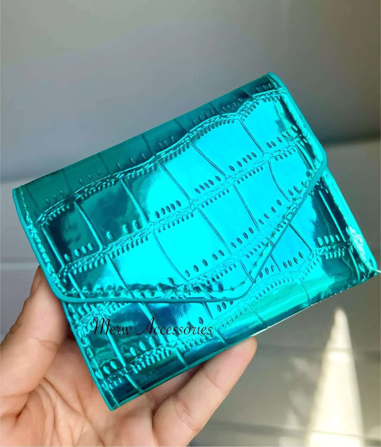 Turquoise wallet image