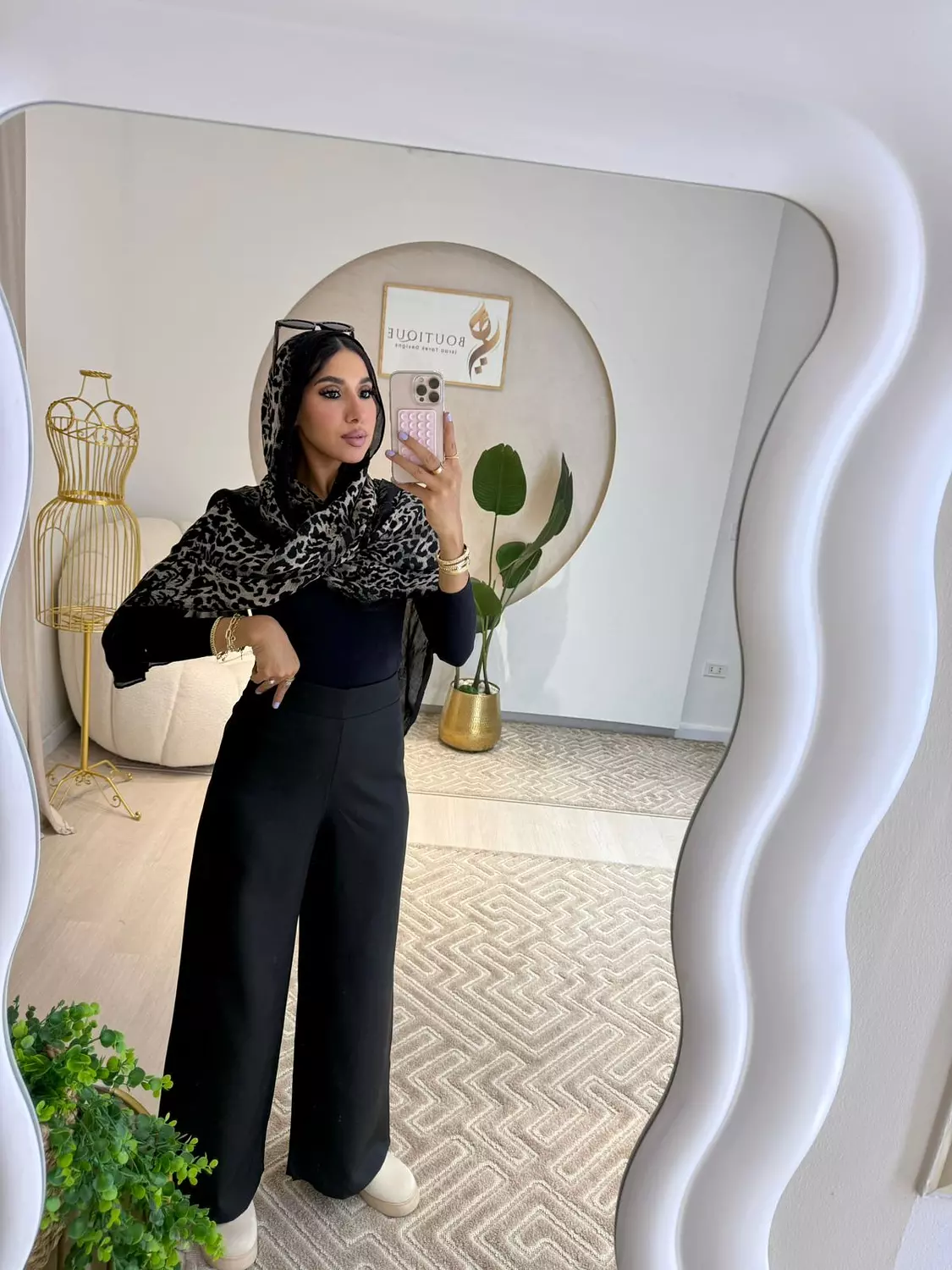 بنطلون روزالين اسود image