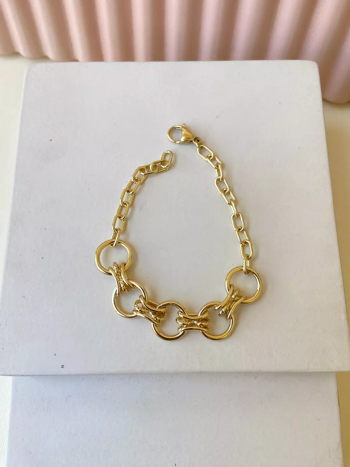 Loop bracelet  image