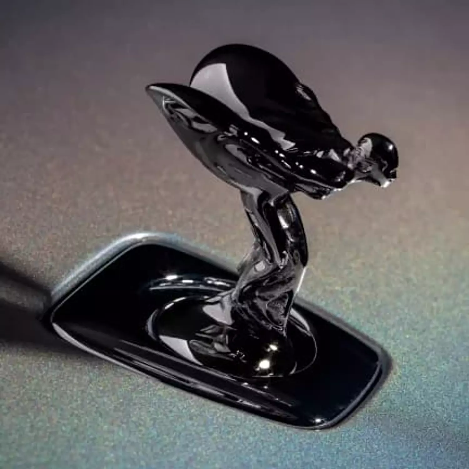 🎖️🌐 Rolls-Royce: Where Ancient Heritage Meets the Future of Luxury 14