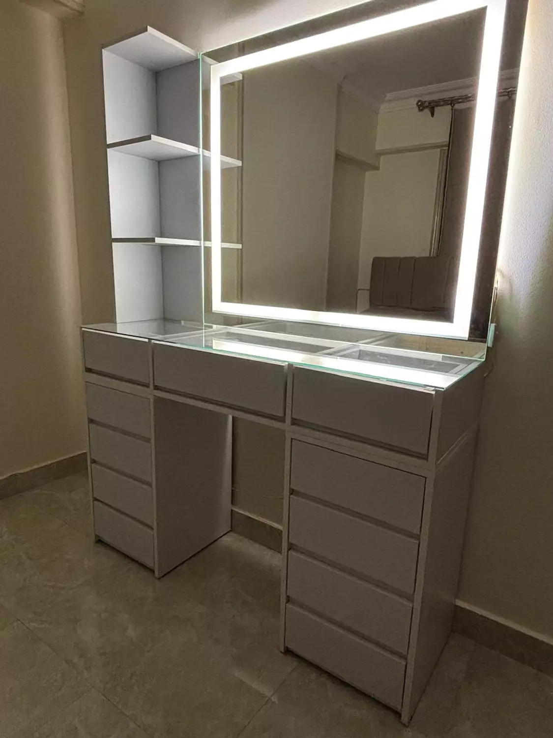 Mega vanity 130*180*40 4
