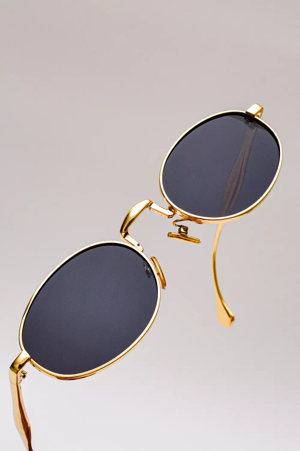 trendy sunglasses image