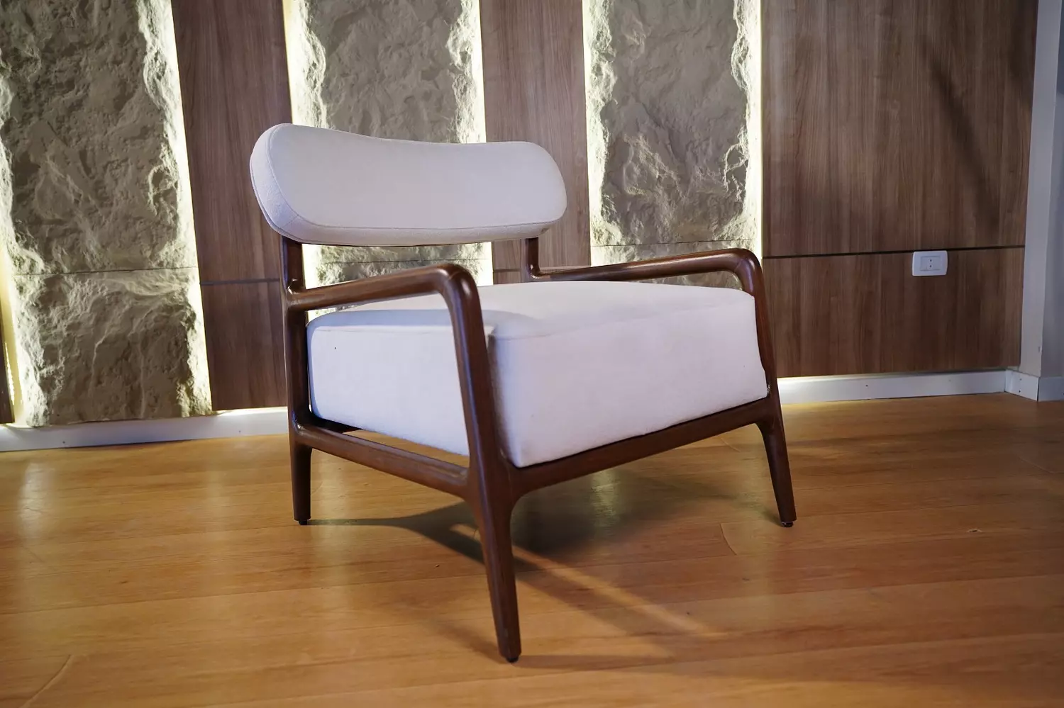 Gemini chair image