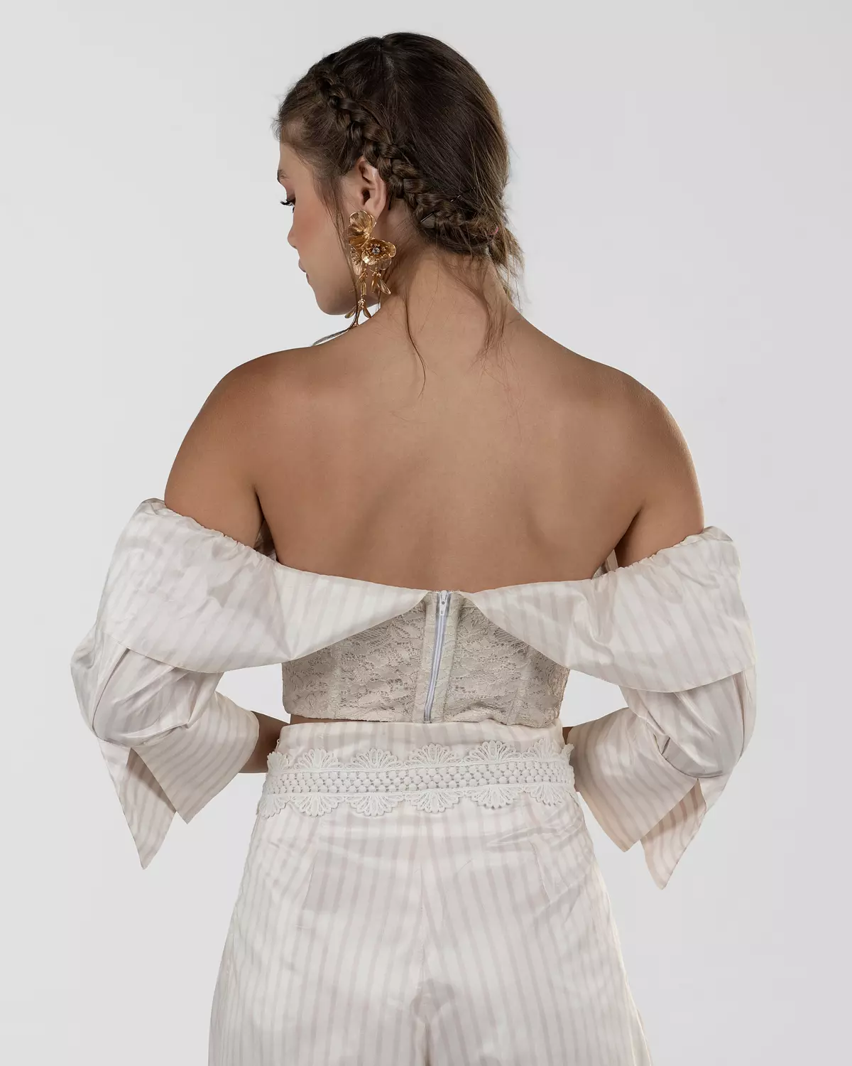 Chic White Off-Shoulder Bustier Crop Top 2