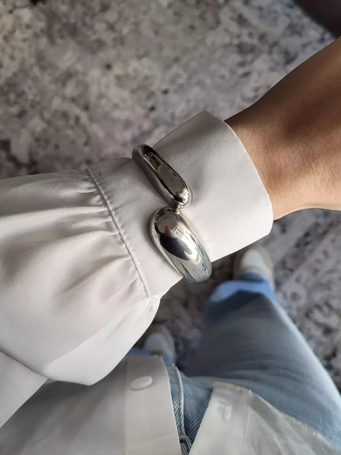 Chunky bangle silver B102 hover image