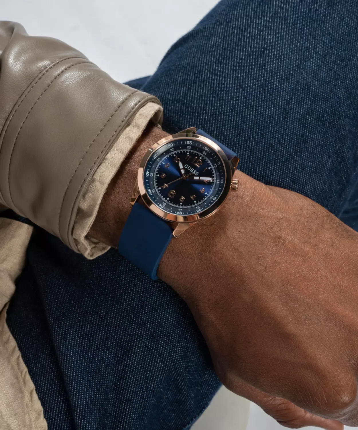 GUESS MAX Mens Blue Rose Gold Tone Analog Watch Blue Silicone Smooth Strap 8