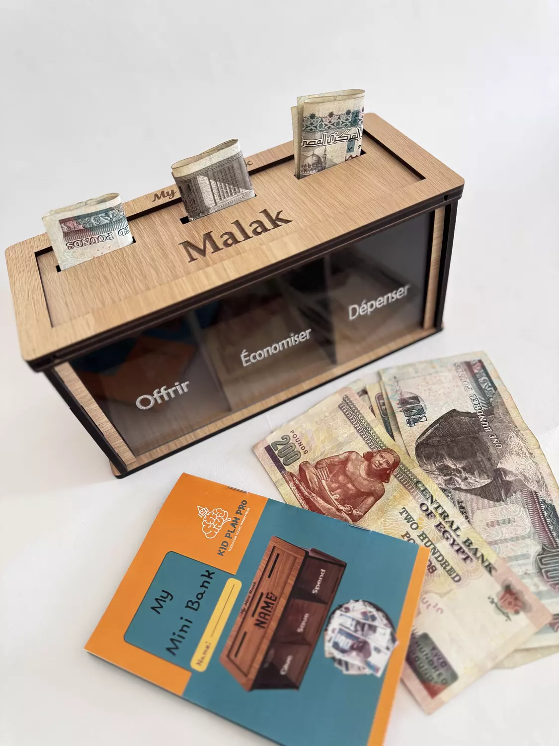 Mini Bank in French (Offrir – Économiser  – Dépenser) image
