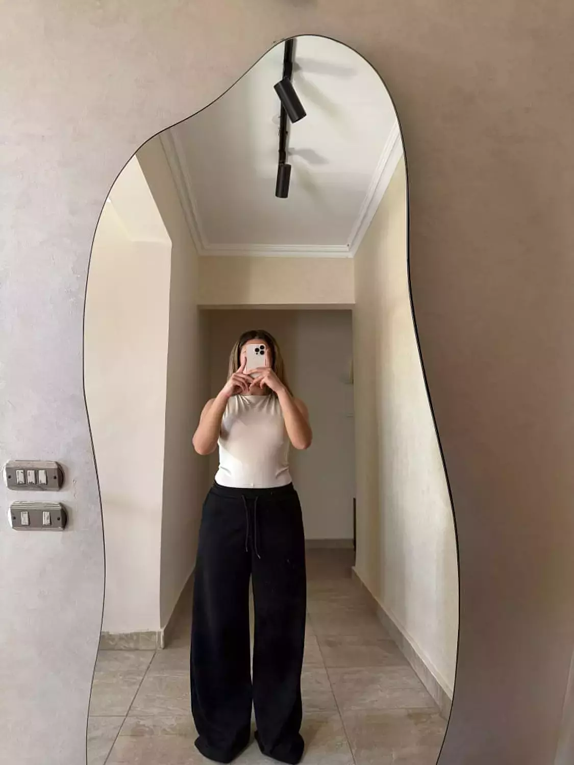 Mileton Sweatpants Black hover image