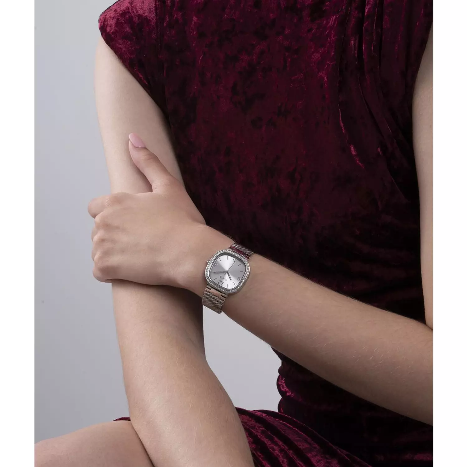 GUESS Ladies Silver Tone Analog Watch Silver Tone Stainless Steel/Mesh Bracelet GW0354L1 7