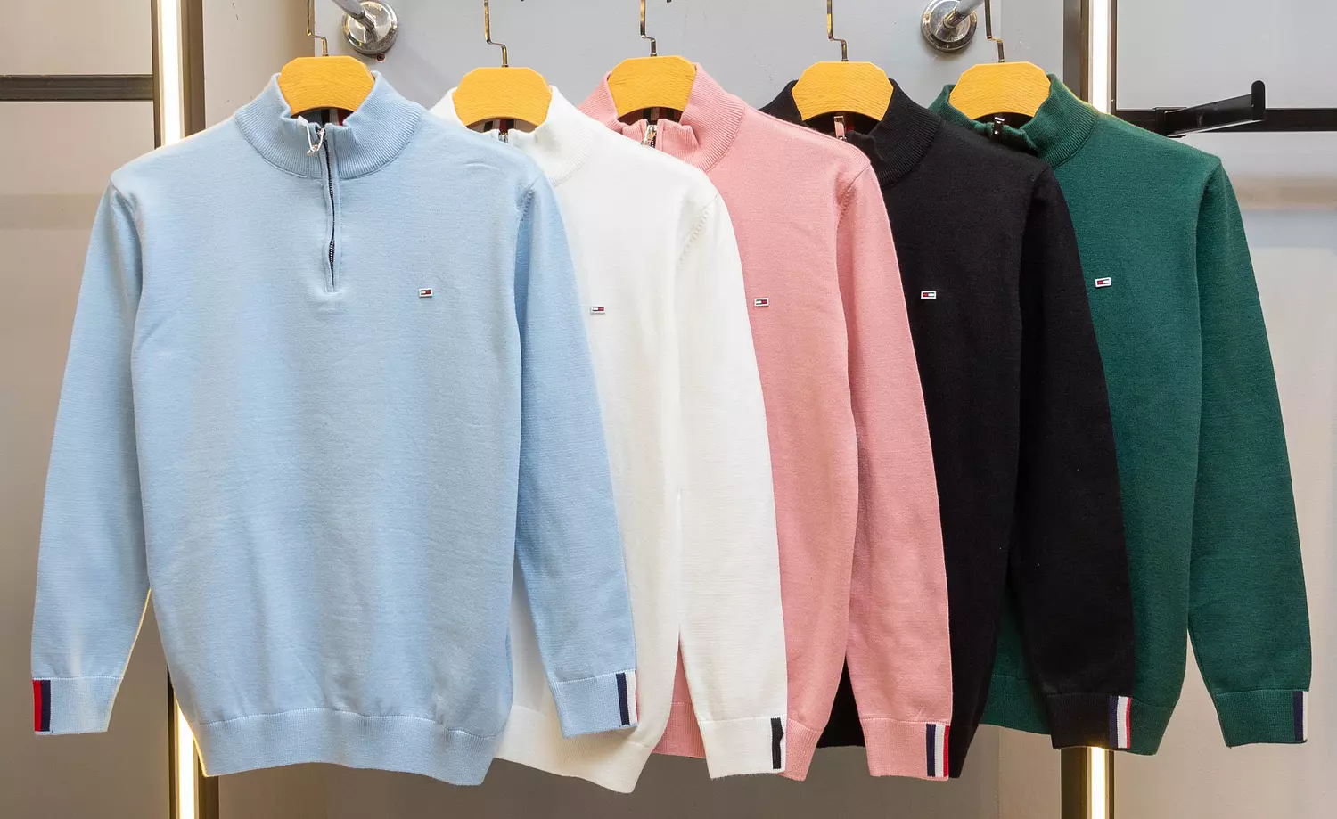 TOMMY HILFIGER HALF ZIPPER PULLOVER  25