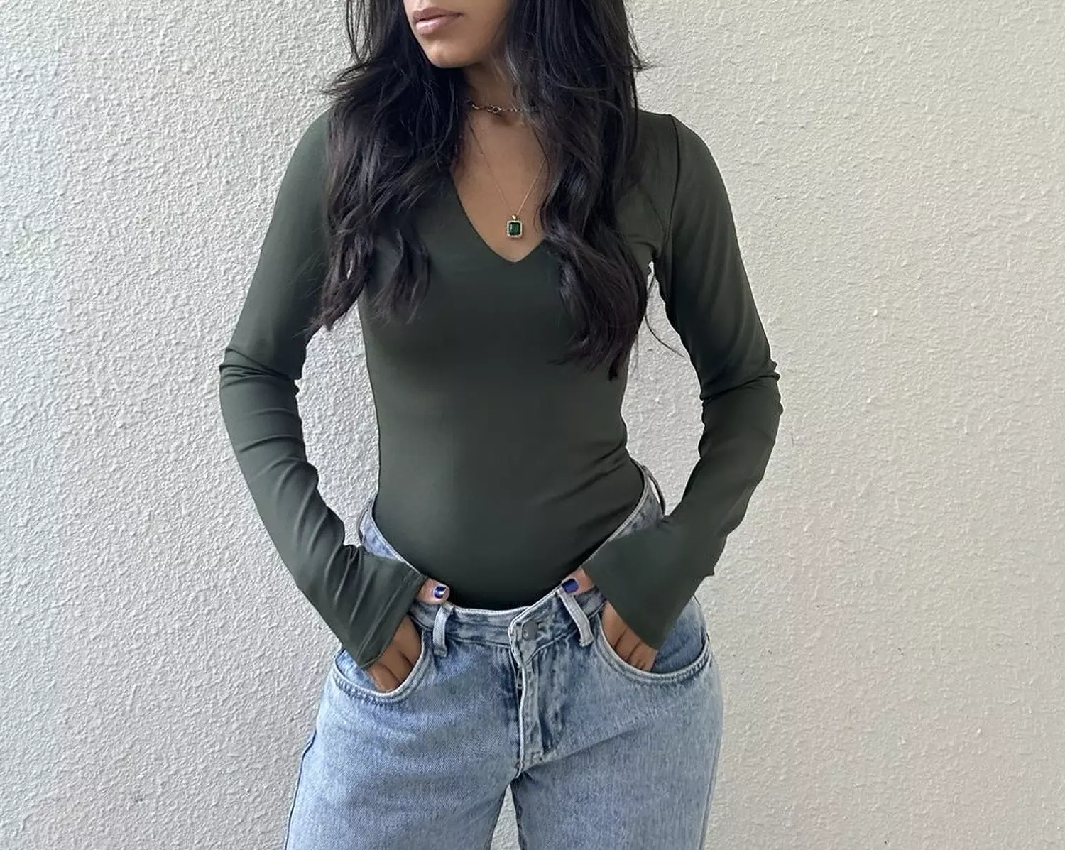 V-NECK LONG SLEEVE  2
