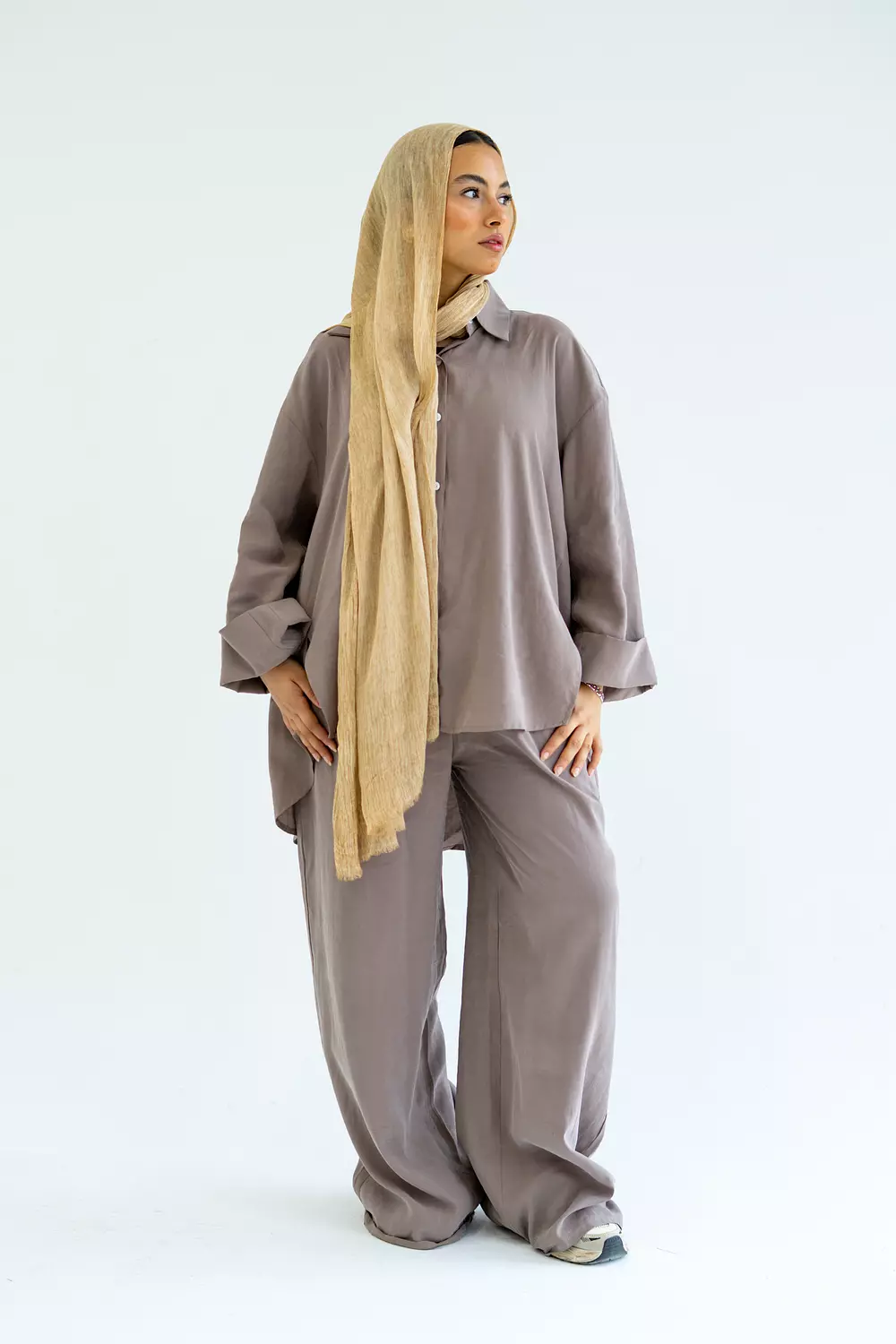 Royal beige ( golden ) image