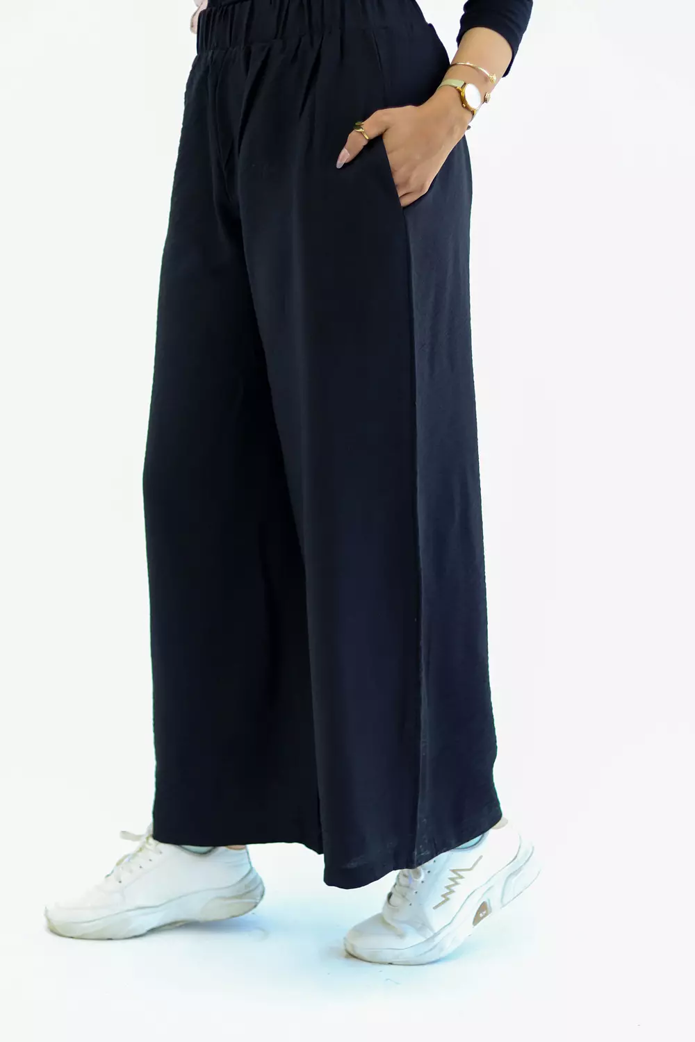Wide-Leg Black Pants 1