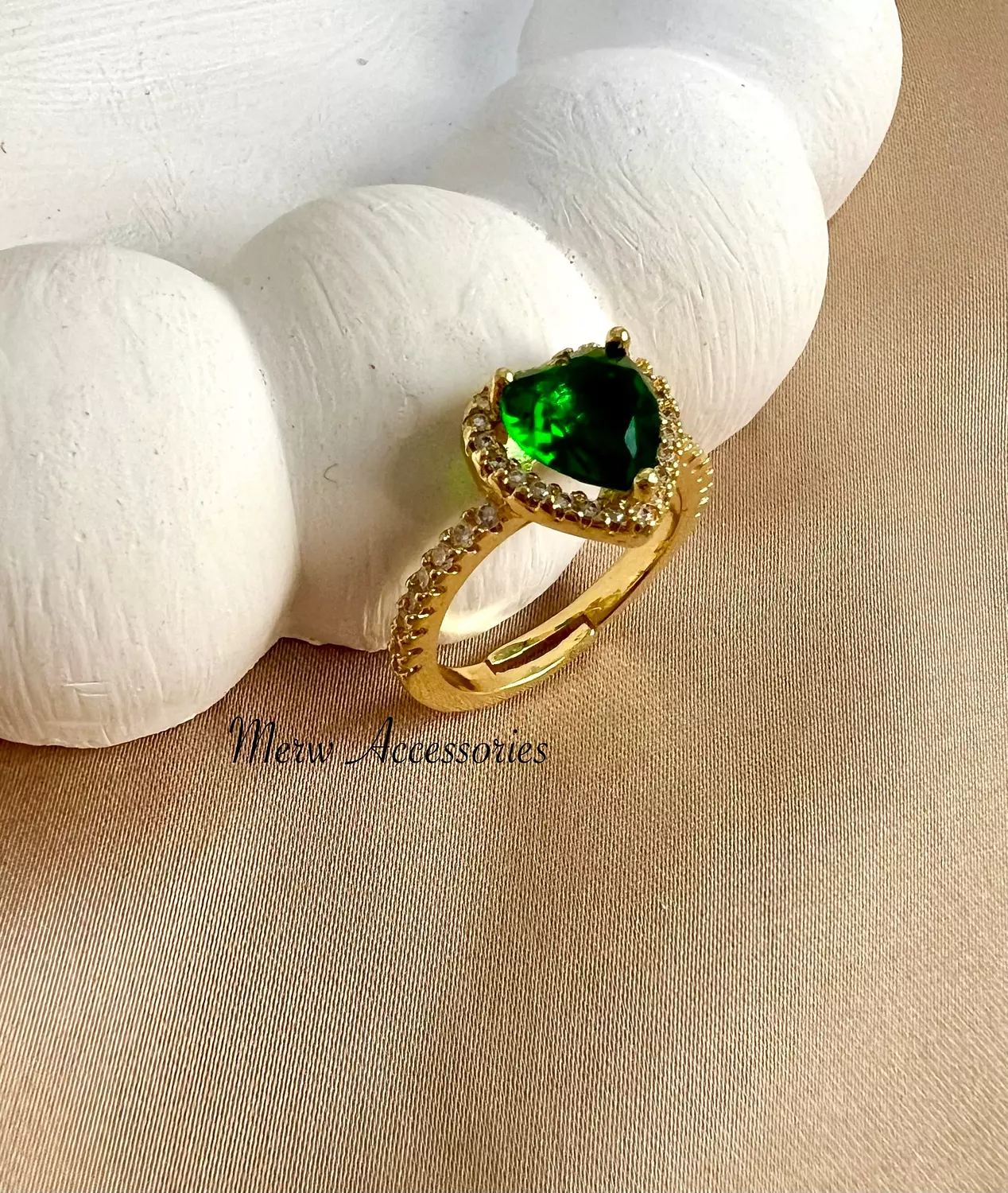 Green heart ring  1