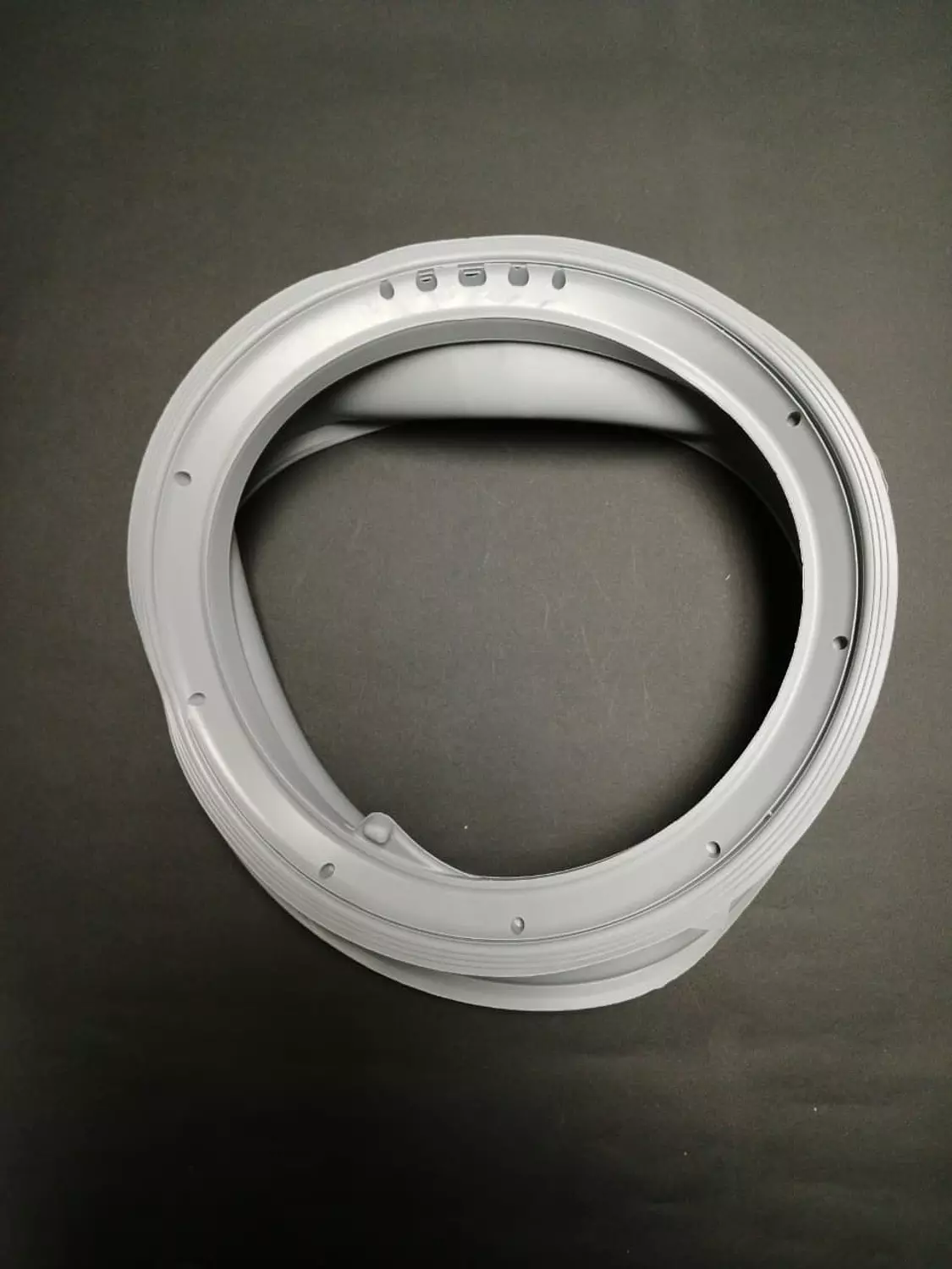 El3bd curved rubber gaskets -كاوتشه العبد ملوحه hover image