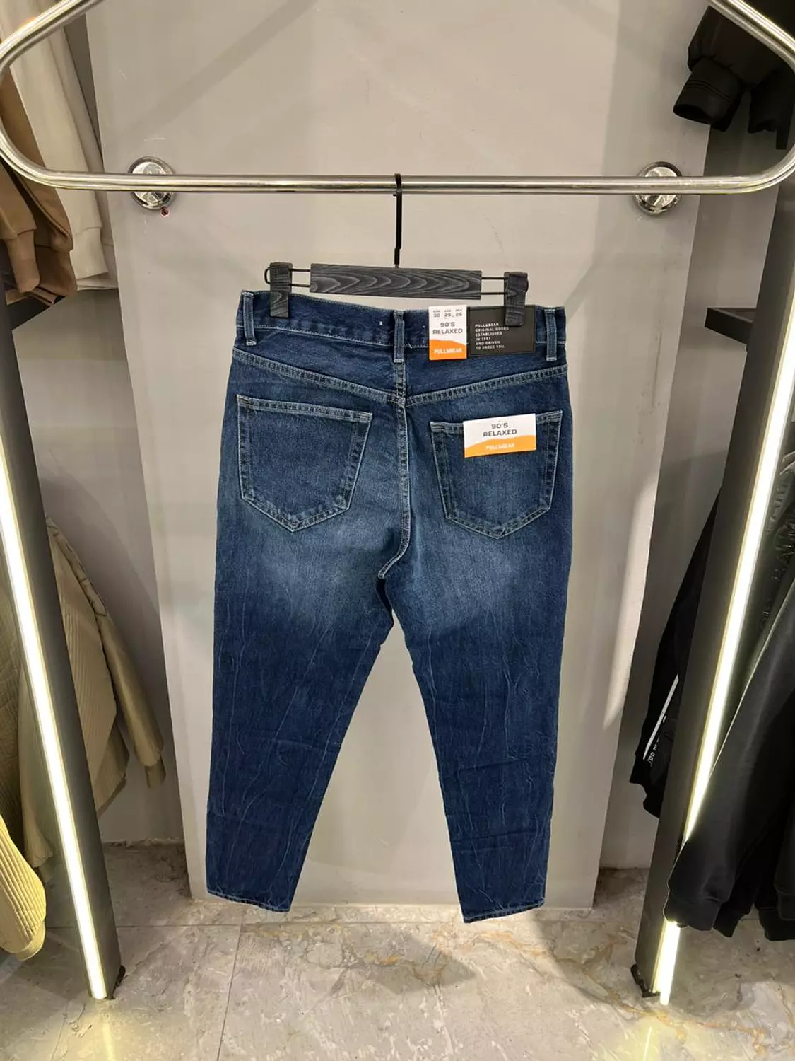 PULL & BEAR RELAXED FIT JEANS 5