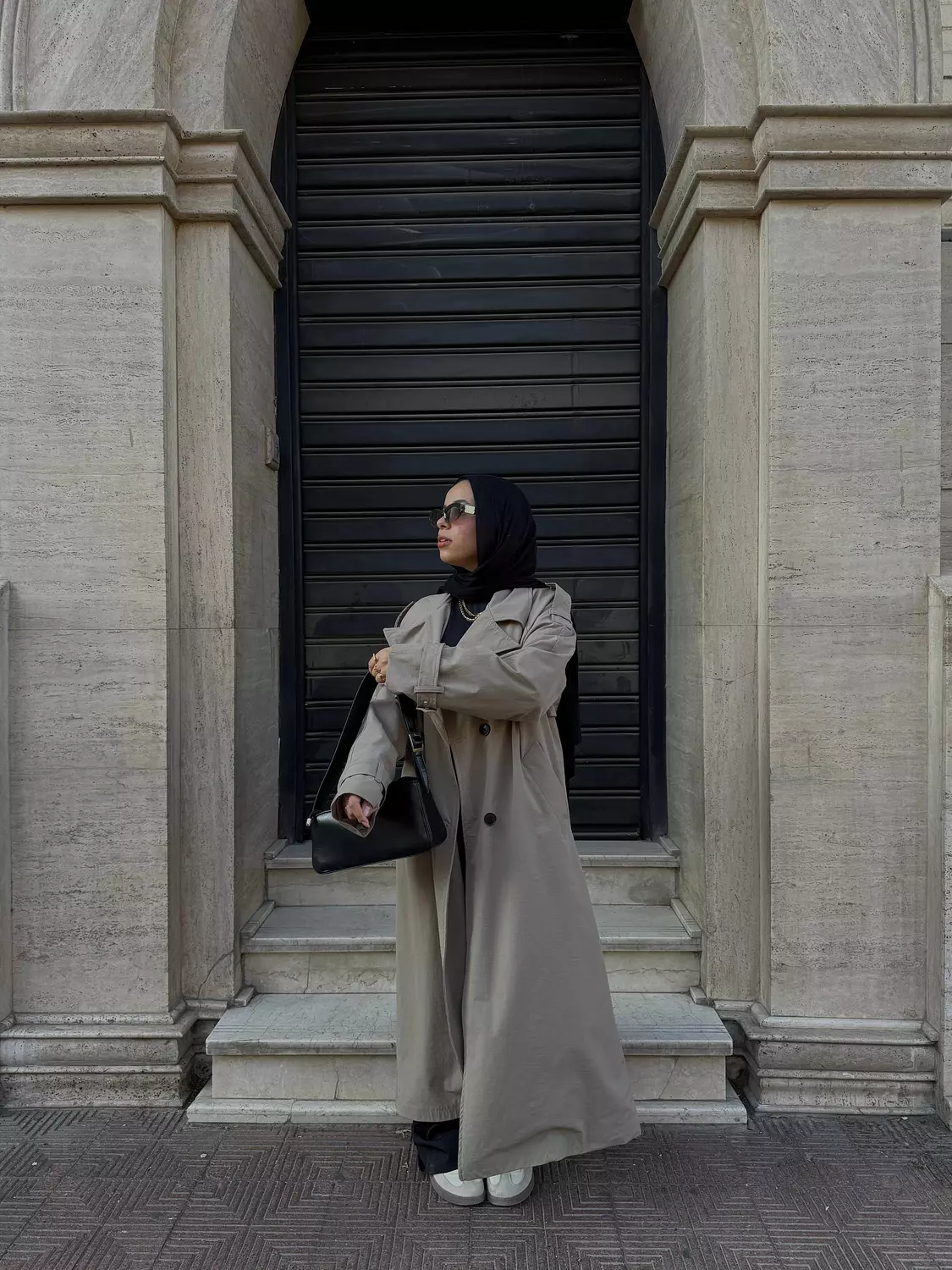 <h3 style="text-align: center"><span style="color: rgb(110, 89, 62)">TRENCHCOAT</span></h3>