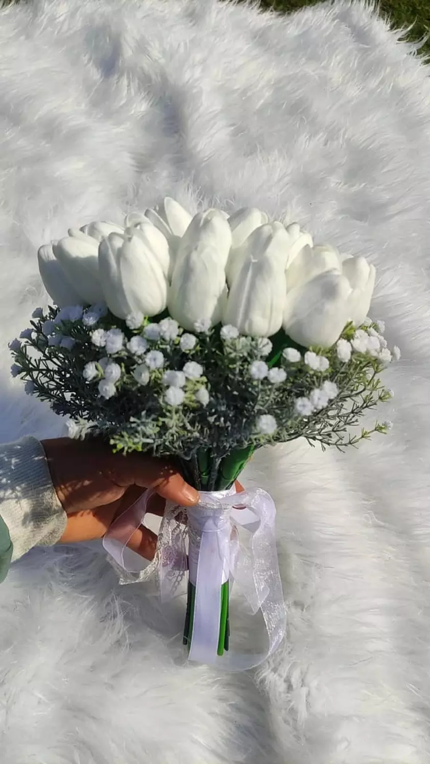 Soft tulips and dainty white blooms  1