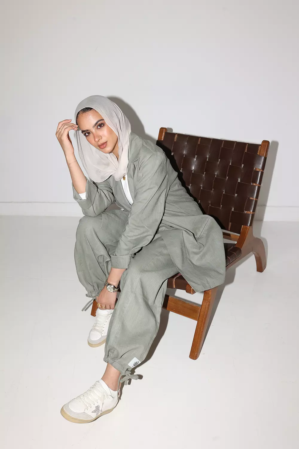 Linen wrapped pants in dust-olive image