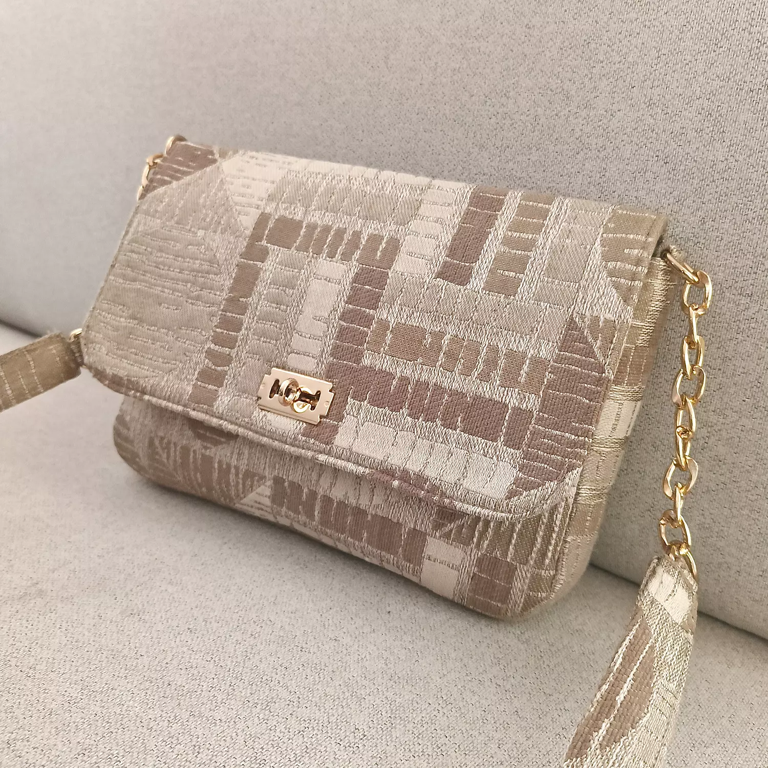 Noly clutch bag beige  1