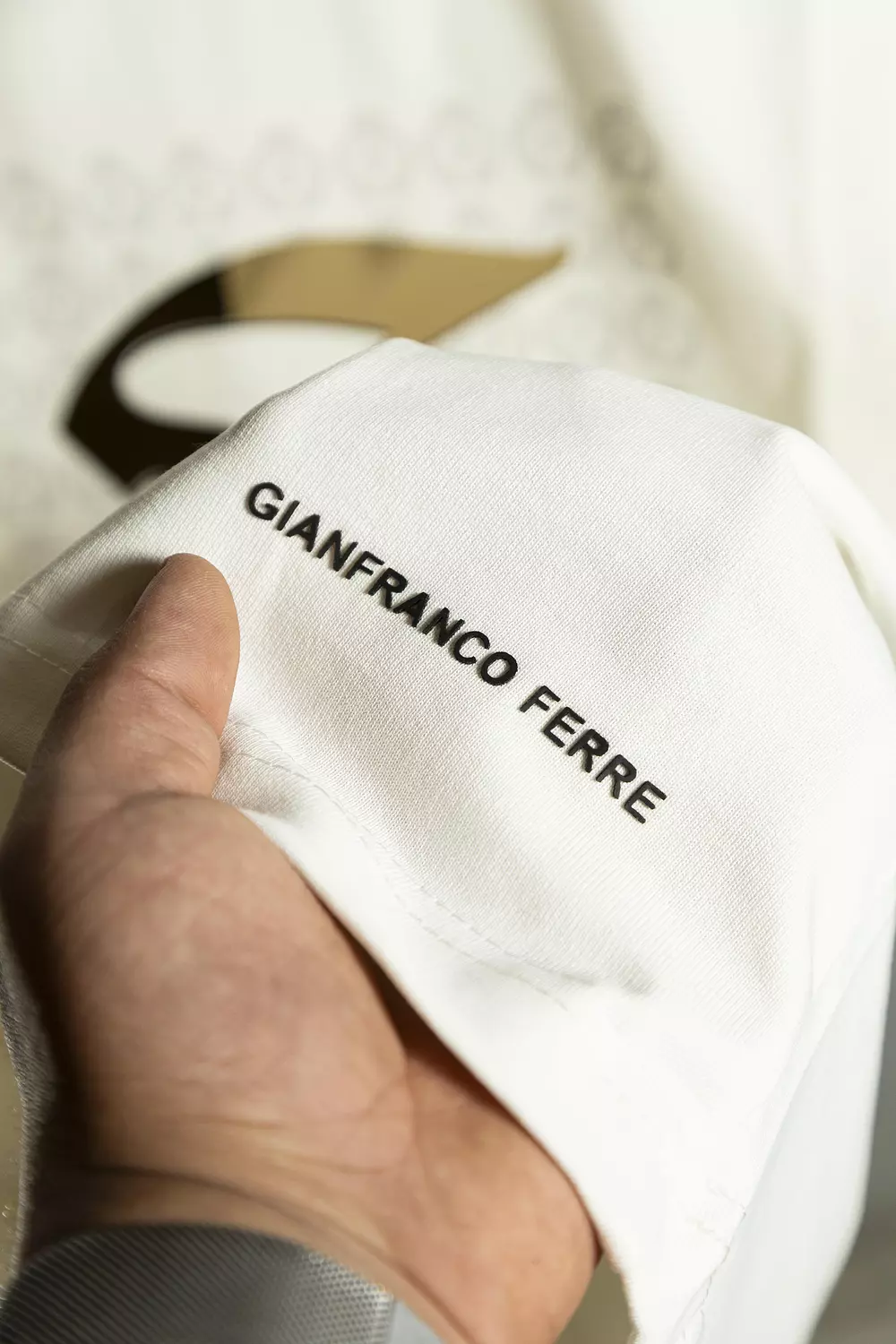 GIANFRANCO FERRE TSHIRT \ 24330 2