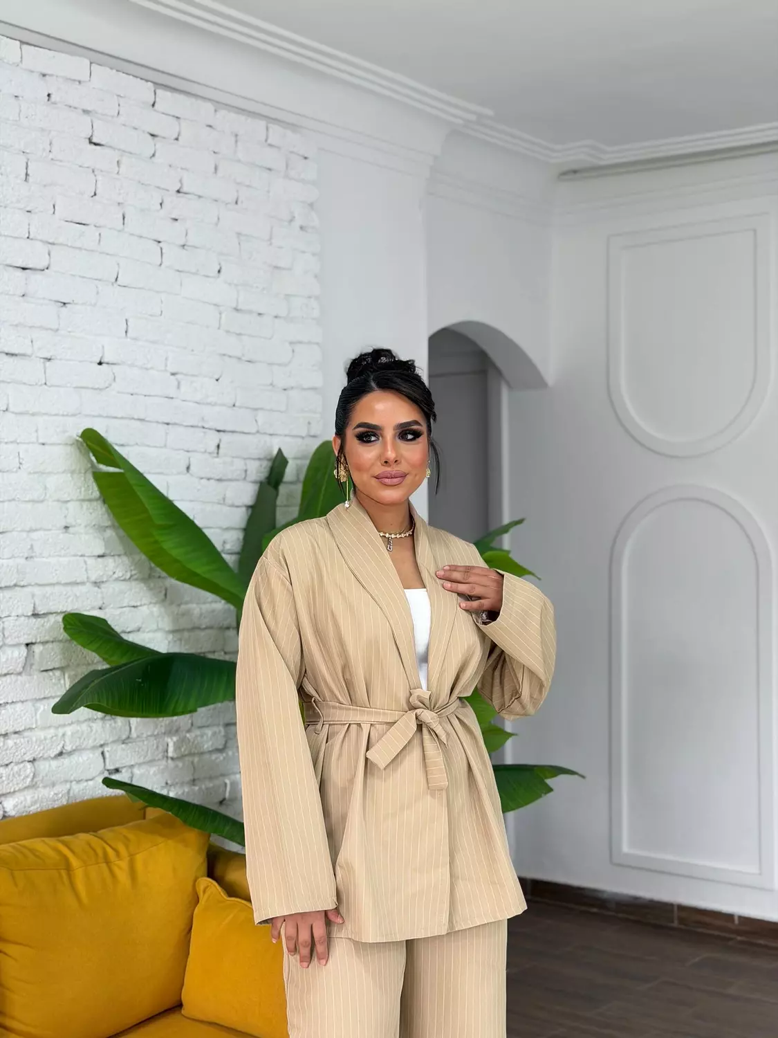 Contour Pinstripe Set in Beige 3