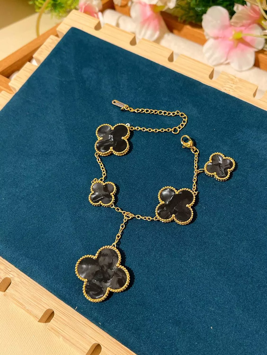 Bareclet flower  image