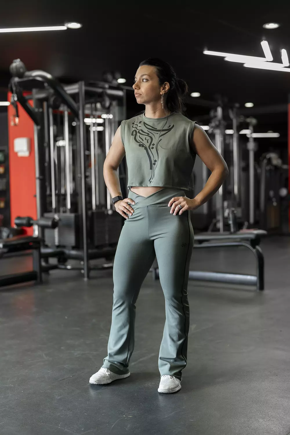 HURRA'S OLIVE SPORTY TOP - انتي و كفى  2