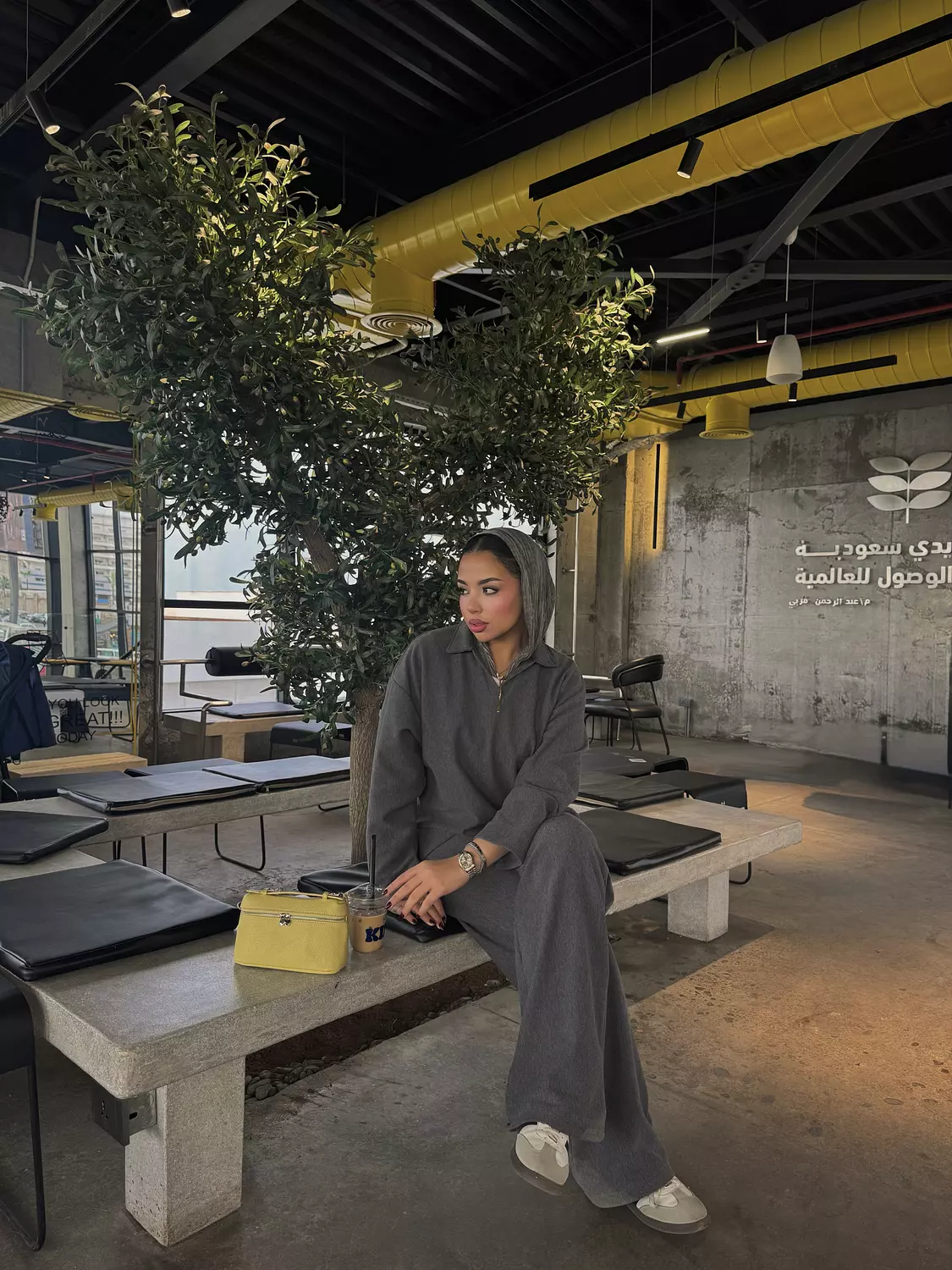 GREY AURE FORM SET 4