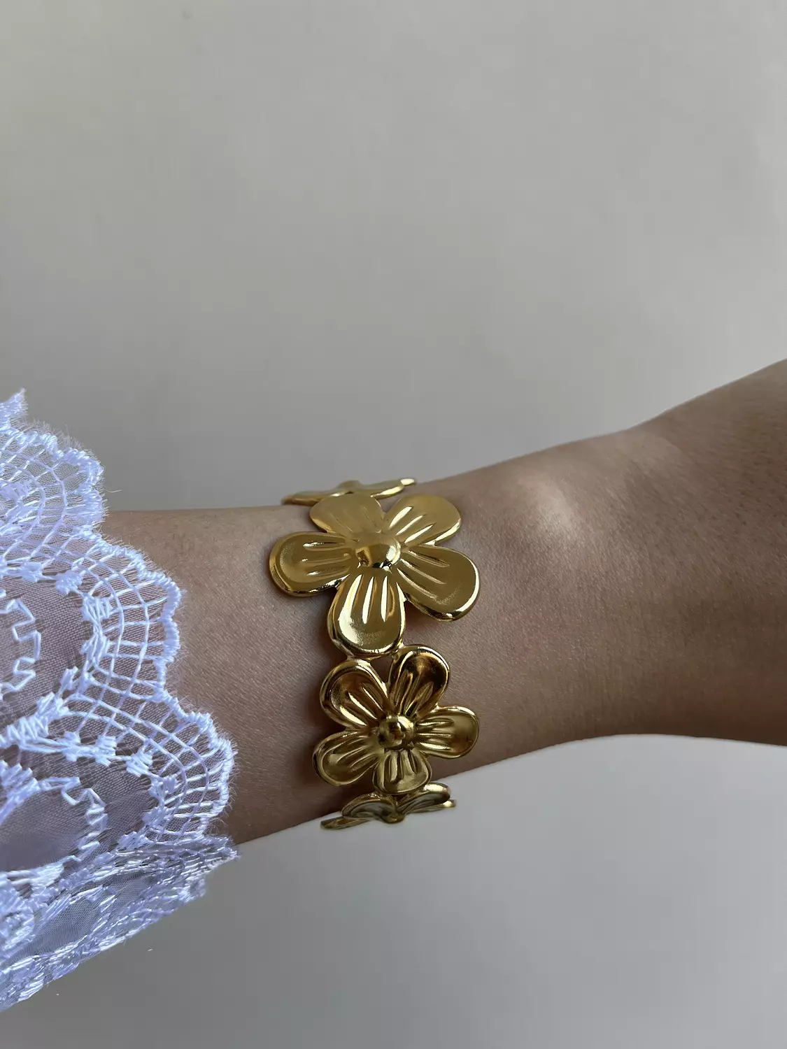 A rose bracelet 4