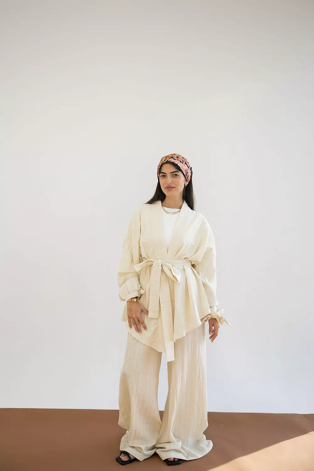 Crunchy set in ivory image