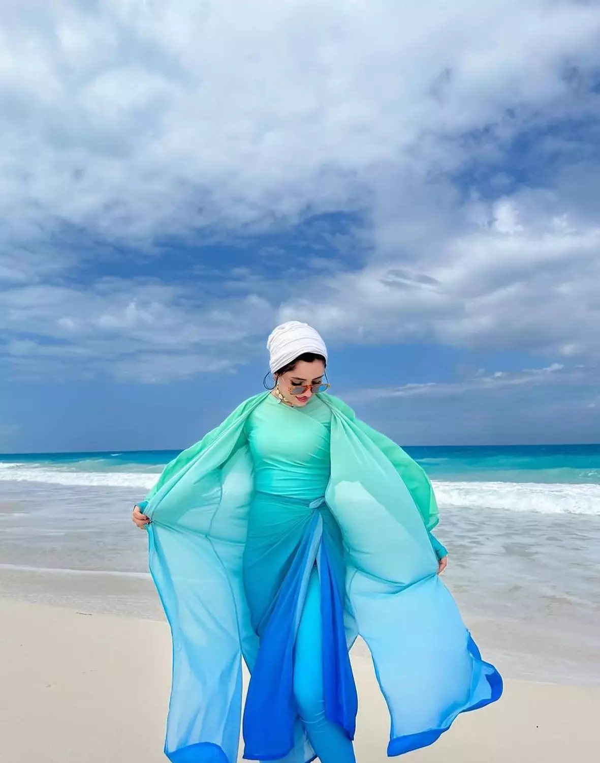 Cardigan blue degrade  hover image
