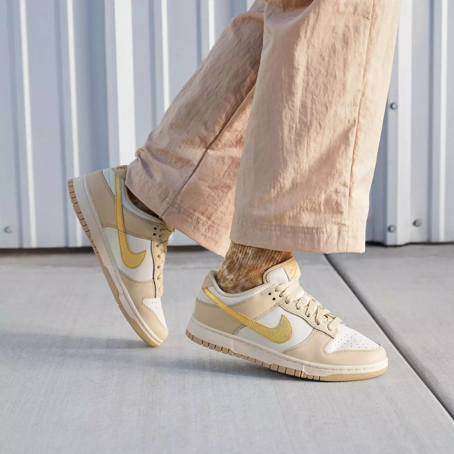 Nike Dunk Low "Phantom Metallic Gold" sneakers 4
