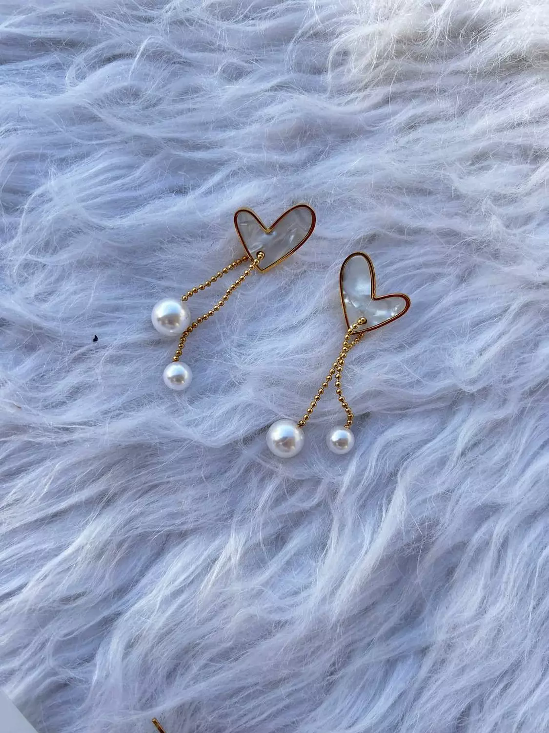 White heart earring 