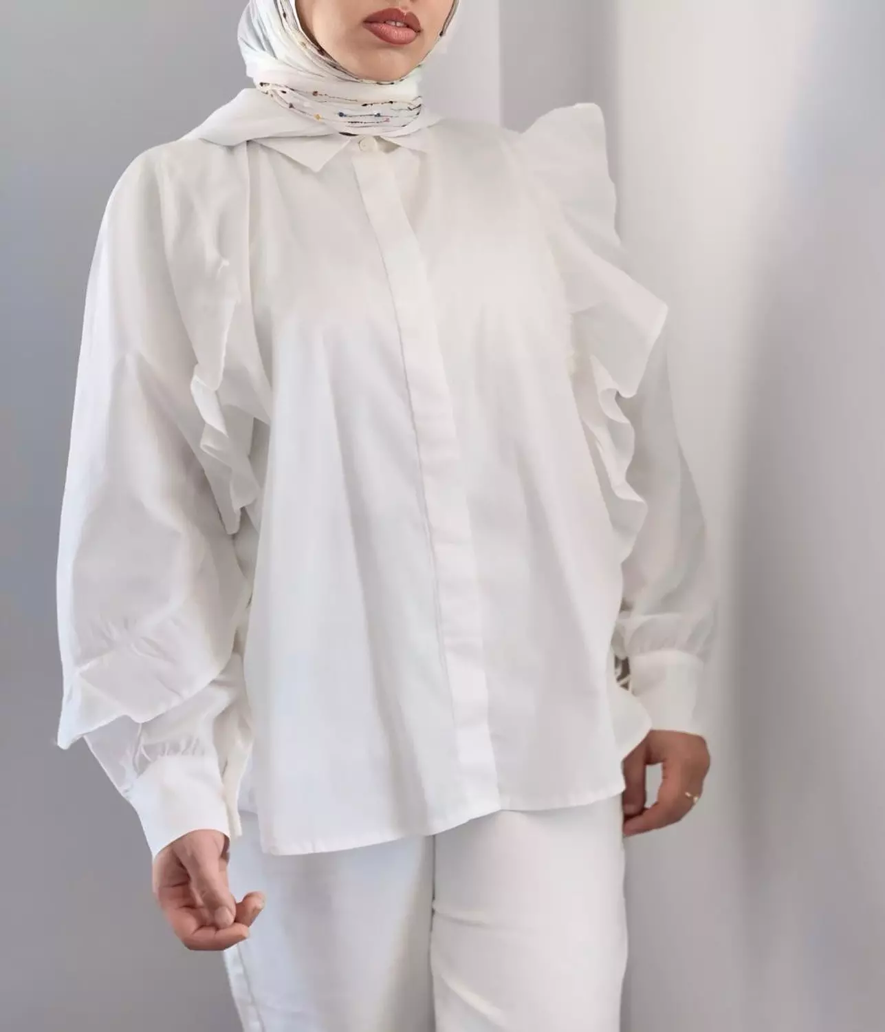 RUFFLES SHIRT IN WHITE 3
