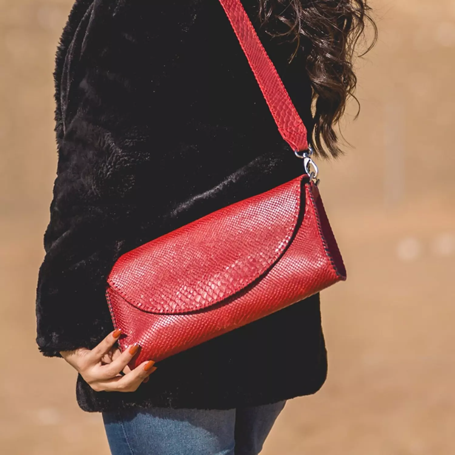 rose red cluth  image