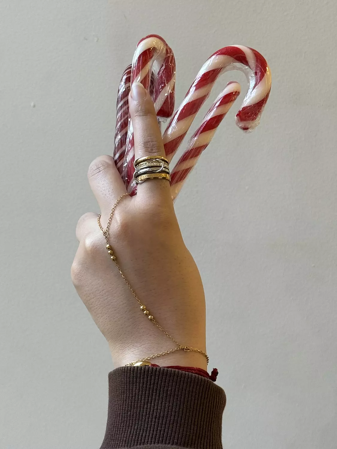 Triple karma handchain  image